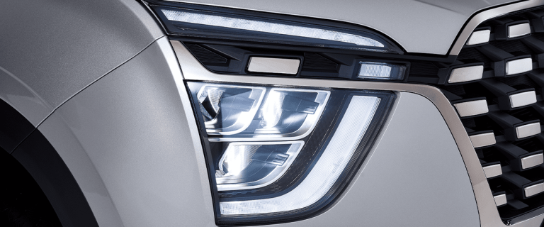 detalle luces frontales hyundai cantus lux